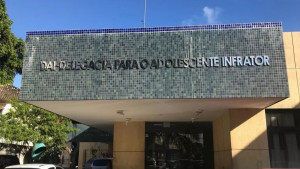 Estudante é esfaqueado em Colégio Estadual do IAPI