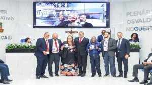 Câmara comemora 74 anos prestando homenagens e reafirmando compromisso com a cidade