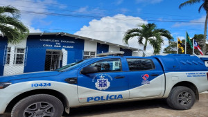 Com uniformes e documentos falsos, homem que se passava por policial civil é preso em Cruz das Almas