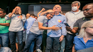 Elinaldo afirma em coletiva que presença de José Ronaldo na campanha de Neto deixa o time ainda mais forte